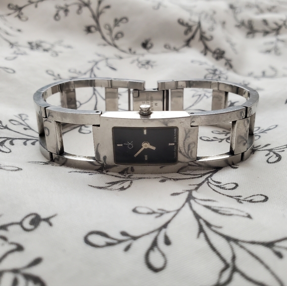 Watch - Picture 2 of 6